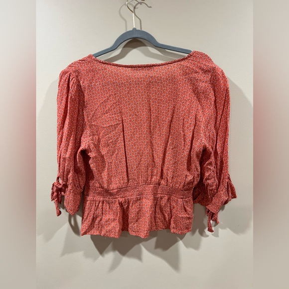 Abercrombie and Fitch viscose peasant top. Orange/white. Size large. - Picture 2 of 4